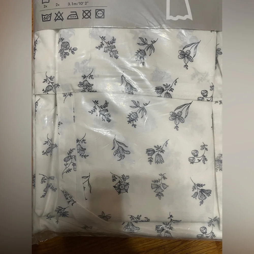 New IKEA Alvine Blomma Blue Floral Print Curtain set of 2 Panels 57